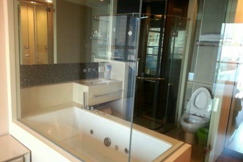 Condo in Bang Rak, Bangkok, Thailand, 2 bedrooms  № 161949 - photo 5