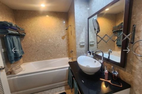 Кондоминиум с 2 спальнями в Ваттхане, Бангкок, Таиланд № 147667 - фото 2