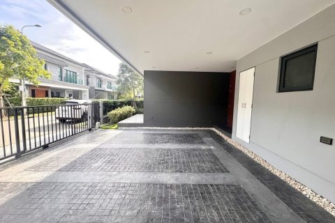 Maison à Bang Kaeo, Thaïlande 4 chambres № 147666 - photo 2