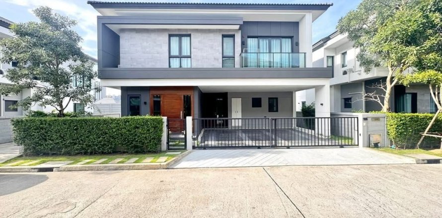 Maison à Bang Kaeo, Thaïlande 4 chambres № 147666