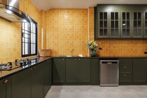 House in San Sai, Thailand 5 bedrooms № 147672 - photo 14