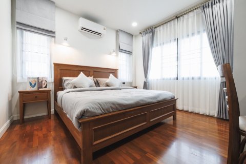 House in San Sai, Thailand 5 bedrooms № 147672 - photo 29