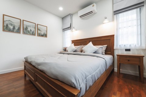House in San Sai, Thailand 5 bedrooms № 147672 - photo 30