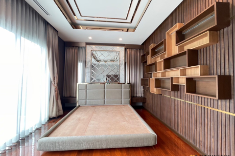 House in Bangkok, Thailand 5 bedrooms № 189049