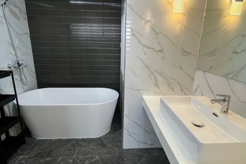 Condo à Watthana, Bangkok, Thaïlande, 2 chambres  № 167165 - photo 4