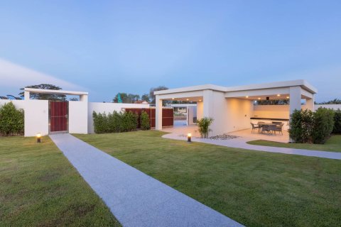 Villa in Hua Hin, Thailand 3 bedrooms № 165793 - photo 19