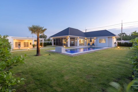 Villa in Hua Hin, Thailand 3 bedrooms № 165794 - photo 23