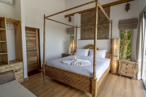 Villa in Surat Thani, Thailand 2 bedrooms № 147633 - photo 8