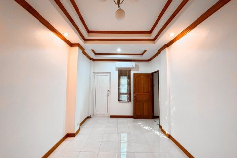 Таунхаус в Лат Пхрау, Бангкок, Таиланд с 5 спальнями  № 147636 - фото 7