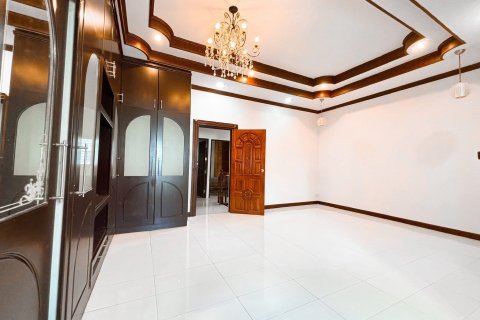 Таунхаус в Лат Пхрау, Бангкок, Таиланд с 5 спальнями  № 147636 - фото 6