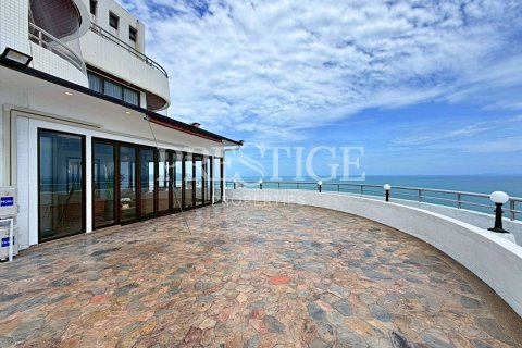 Condo in Pattaya, Thailand, 2 bedrooms  № 202034 - photo 16