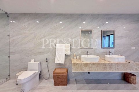 Condo in Pattaya, Thailand, 2 bedrooms  № 202034 - photo 28