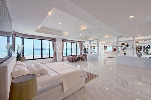 Condo in Pattaya, Thailand, 2 bedrooms  № 202034 - photo 20