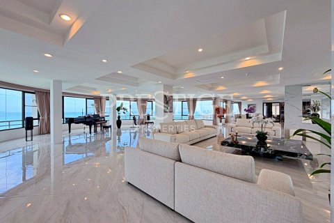 Condo in Pattaya, Thailand, 2 bedrooms  № 202034 - photo 4