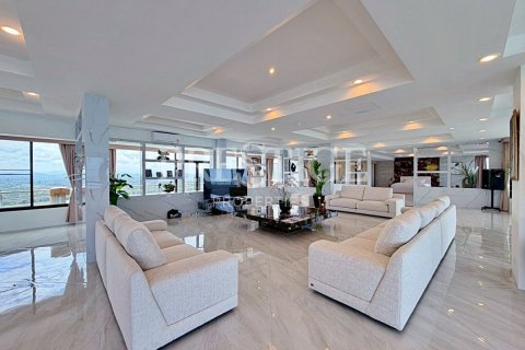 Condo in Pattaya, Thailand, 2 bedrooms  № 202034 - photo 3