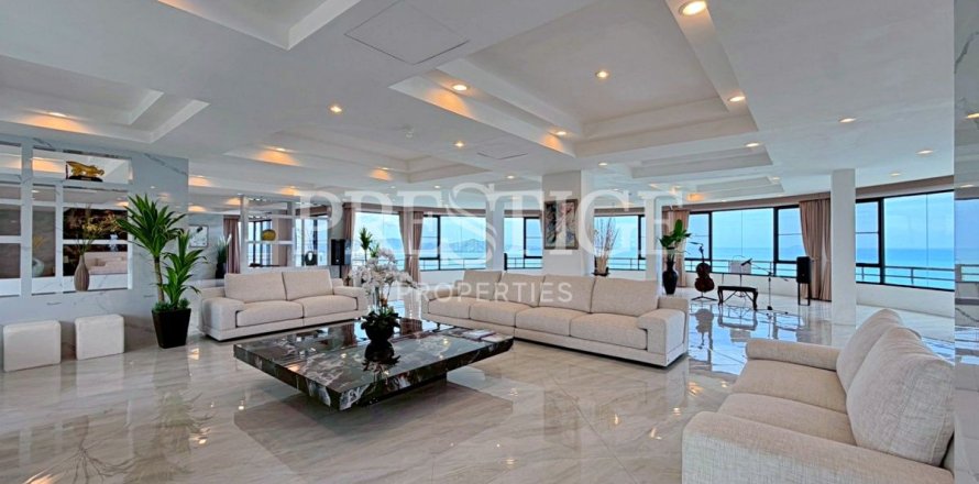 Condo in Pattaya, Thailand, 2 bedrooms  № 202034