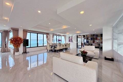 Condo in Pattaya, Thailand, 2 bedrooms  № 202034 - photo 6