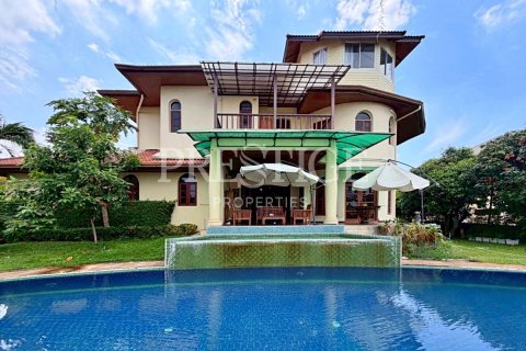 Maison à Pattaya, Thaïlande 5 chambres № 202037