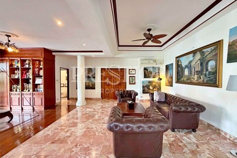 House in Pattaya, Thailand 5 bedrooms № 202037 - photo 6