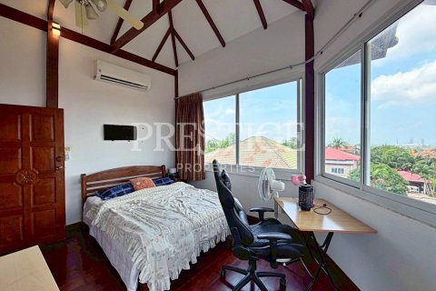 House in Pattaya, Thailand 5 bedrooms № 202037 - photo 28