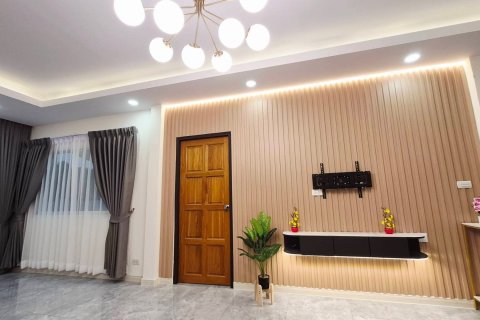 House in Pattaya, Thailand 3 bedrooms № 161671 - photo 10