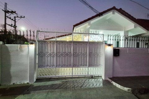 House in Pattaya, Thailand 3 bedrooms № 161671 - photo 5