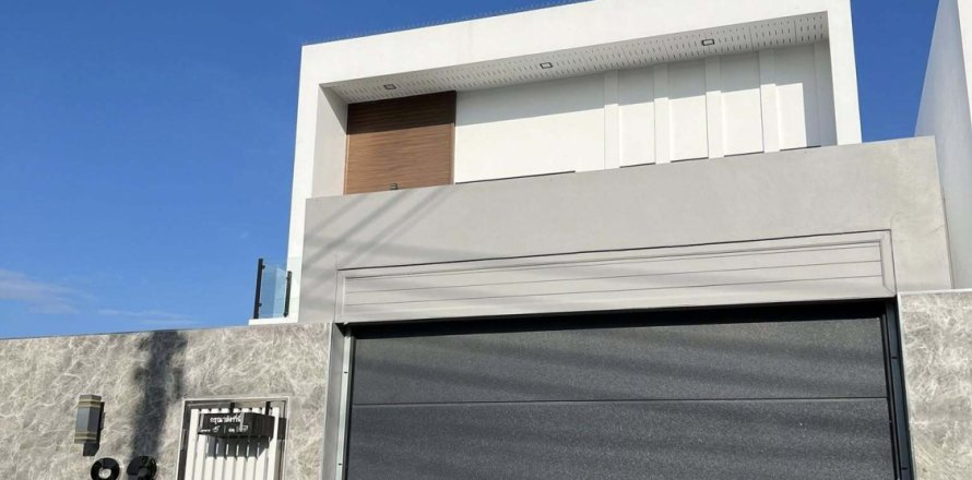 Villa in Pattaya, Thailand 3 bedrooms № 173715