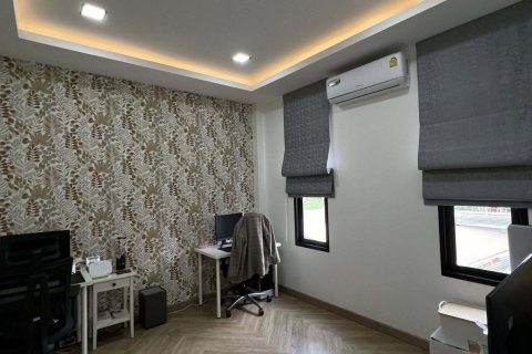 Villa in Pattaya, Thailand 3 bedrooms № 173715 - photo 6