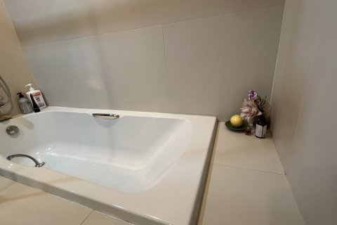 Studio in the Condo in Khlong Toei, Bangkok, Thailand  № 138299 - photo 16