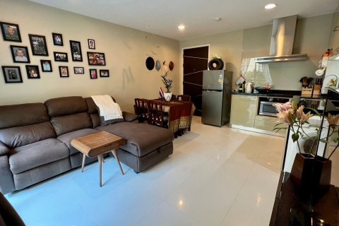 Studio in the Condo in Khlong Toei, Bangkok, Thailand  № 138299 - photo 4