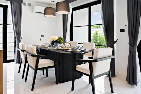 House in Pattaya, Thailand 6 bedrooms № 142794 - photo 7
