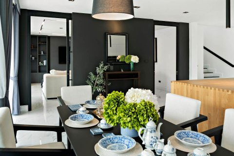 House in Pattaya, Thailand 6 bedrooms № 142794 - photo 9