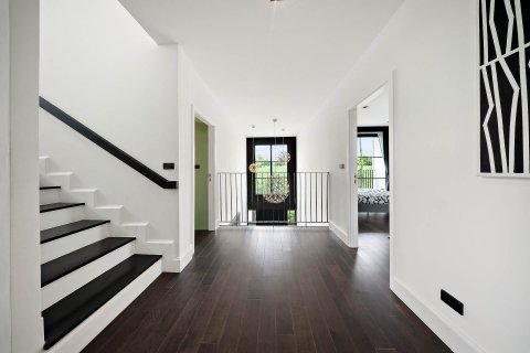 House in Pattaya, Thailand 6 bedrooms № 142794 - photo 15