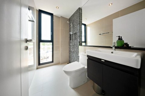 House in Pattaya, Thailand 6 bedrooms № 142794 - photo 21
