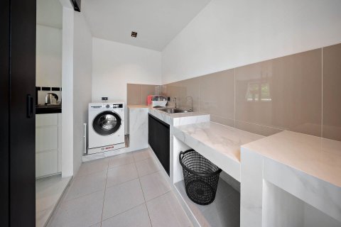 House in Pattaya, Thailand 6 bedrooms № 142794 - photo 12