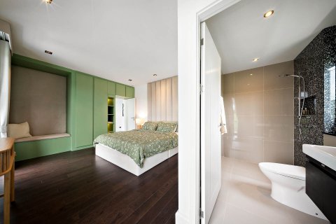 House in Pattaya, Thailand 6 bedrooms № 142794 - photo 16