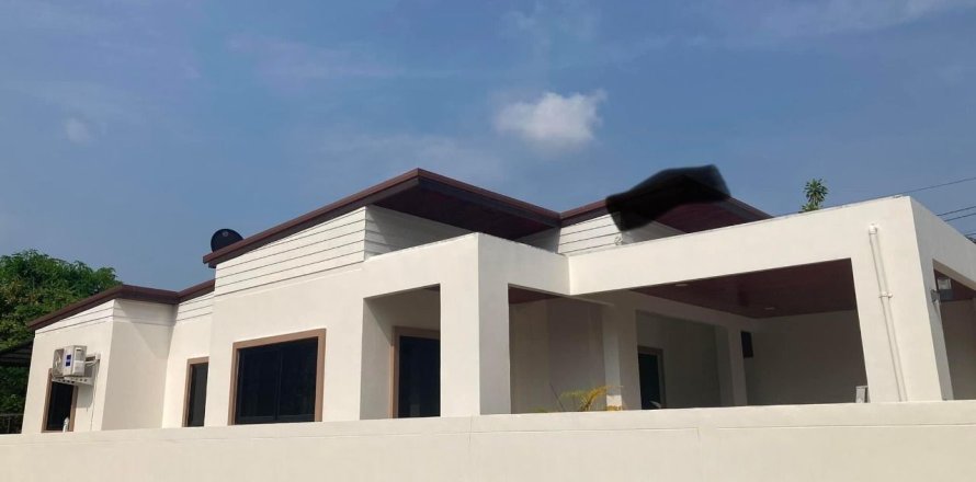 House in Pattaya, Thailand 3 bedrooms № 154940