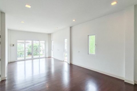 House in Thawi Watthana, Bangkok, Thailand 4 bedrooms № 154943 - photo 8