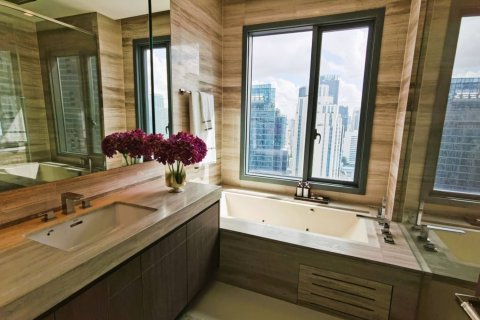 Condo in Bangkok, Thailand, 3 bedrooms  № 180946 - photo 19