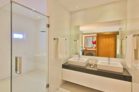 Commercial property in Ko Samui, Thailand 2250 sq.m. № 180941 - photo 9