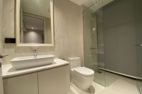 Condo in Bangkok, Thailand, 3 bedrooms  № 180945 - photo 14