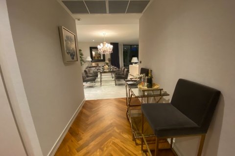 Condo in Bangkok, Thailand, 3 bedrooms  № 180945 - photo 15