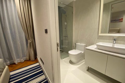 Condo in Bangkok, Thailand, 3 bedrooms  № 180945 - photo 12