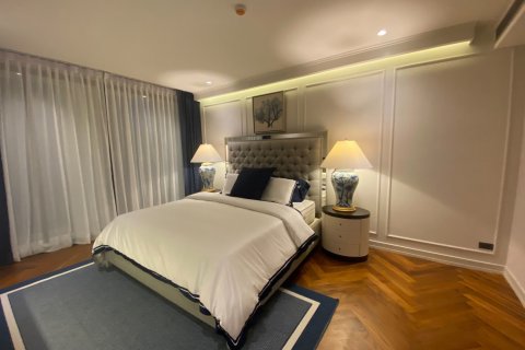 Condo in Bangkok, Thailand, 3 bedrooms  № 180945 - photo 8