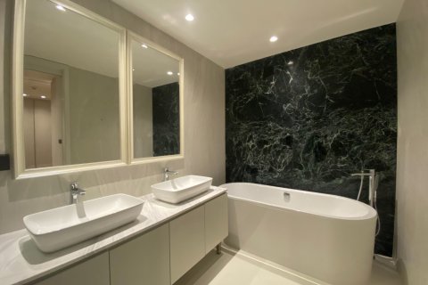 Condo in Bangkok, Thailand, 3 bedrooms  № 180945 - photo 10
