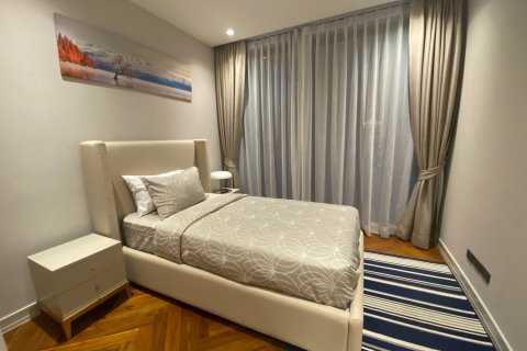 Condo in Bangkok, Thailand, 3 bedrooms  № 180945 - photo 11