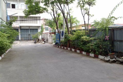 Land in Bangkok, Thailand 604 sq.m. № 149023 - photo 6