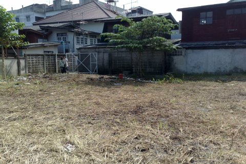 Land in Bangkok, Thailand 604 sq.m. № 149023 - photo 2