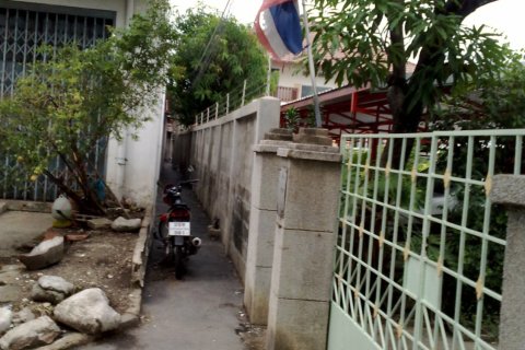Land in Bangkok, Thailand 604 sq.m. № 149023 - photo 7