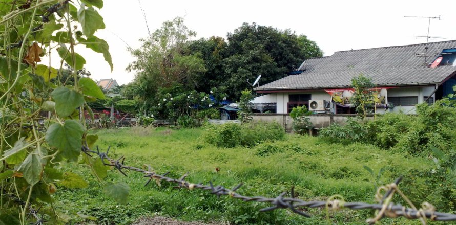 Land in Bangkok, Thailand 604 sq.m. № 149023